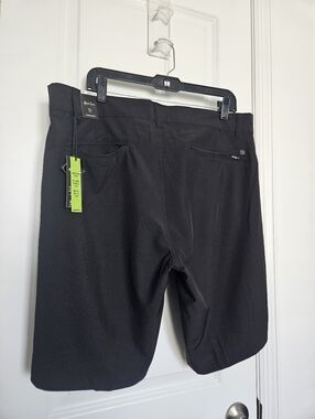 NWT Burnside Men's Hybrid Stretch Short Size 36 Black